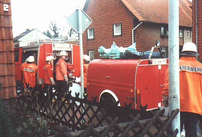 Ecke Steinweg/Lindenallee Aufbau der TS zum Pumpen