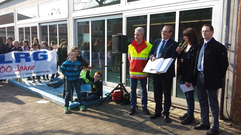 Erhalt der Schwimmhalle mit dem Betreiber Landkreis