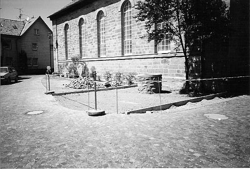 Brunnenplatz an der Kirche 1994