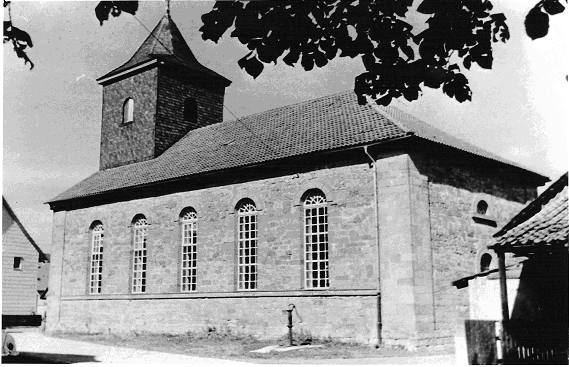 Wasserentnahmestelle an der Kirche um 1955